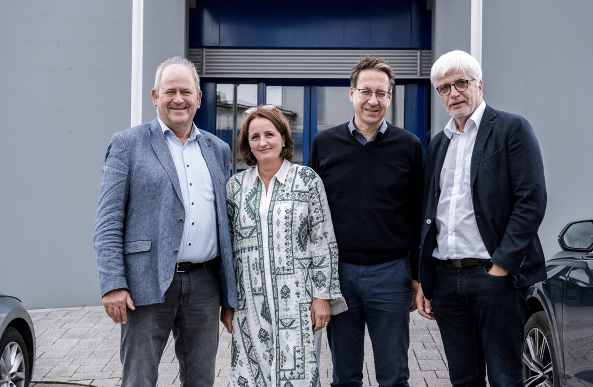 FDP-Landeschef und Spitzenkandidat Dr. Stefan Birkner besucht VG-Orth in Stadtoldendorf.